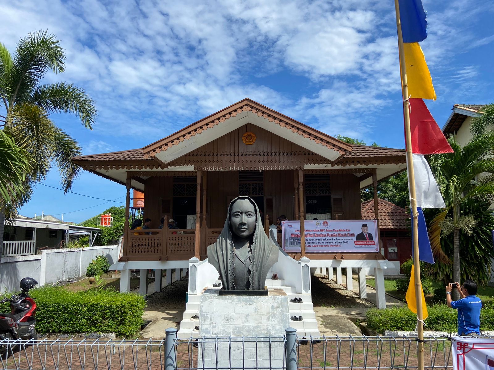 Rumah Fatmawati, bergaya panggung